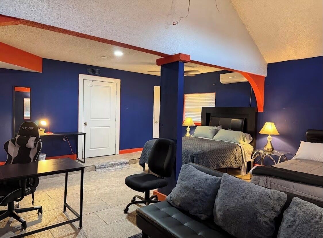 3 chambres, fer et planche à repasser, Wi-Fi, draps fournis