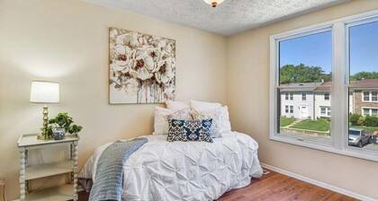 Spacious 4-bedroom townhome in lovely Burke with AC