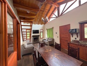 Chalet Supérieur, vue jardin | Intérieur
