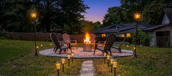 15 min to Truist, King Bed, Kid-Friendly, Fire Pit
