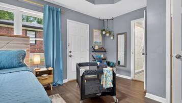 3 bedrooms, desk, iron/ironing board, travel cot