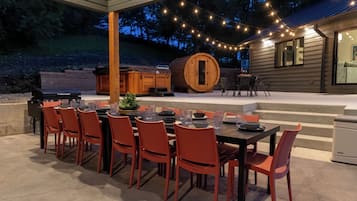 Outdoor dining