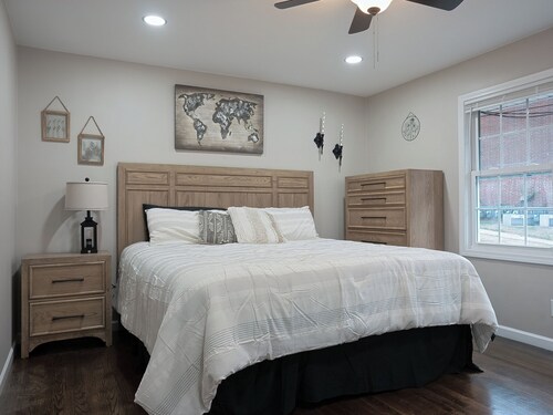 Tranquil 1-bedroom apartment in downtown Greensboro Unit C