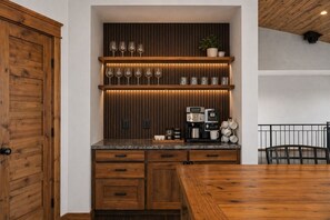 Dining - New Luxury 5bed-4Bath w/ Hottub & Mtn Views-30 Min Breck (Fairplay)