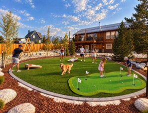 A miniature golf course with a house in the background. - 5bed-4Ba w/ Hottub,Sauna & Mtn Views-30 Min Breck (Fairplay)