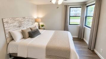 4 bedrooms, desk, iron/ironing board, WiFi