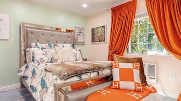 1 dormitorio, tabla de planchar con plancha, wifi y ropa de cama