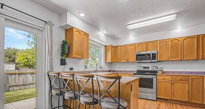 Cozy 3BR Burley Home Spacious Yard Snake River