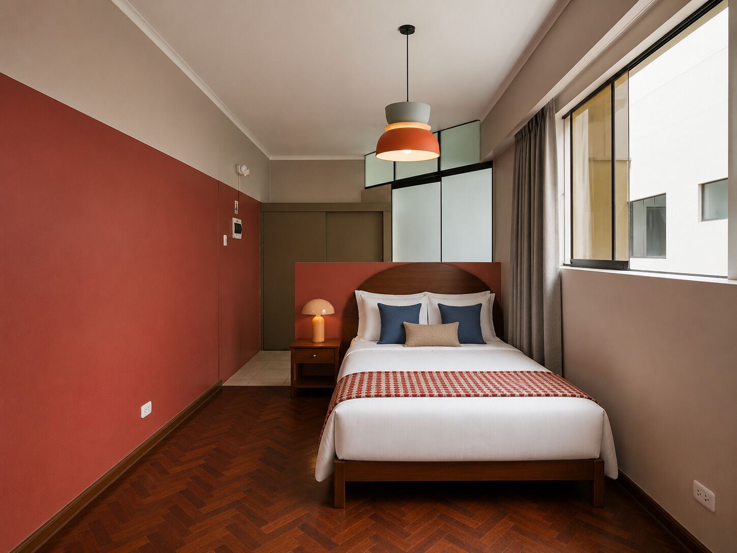 Cofres nos quartos, Wi-Fi de cortesia, roupa de cama
