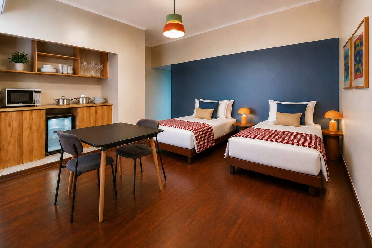 In-room safe, WiFi (free), bed sheets
