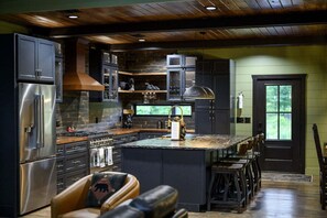 Fridge, microwave, oven, stovetop - Private Gated Heated Pool • Hot Tub • Stocked Pond • Arcade & Game Tables (Broken Bow)