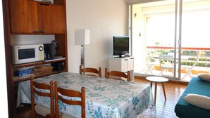Unclassified image, 3 of 18, button - 2 rooms sea view Boucanet parking beaches 200m away (LE GRAU DU ROI)