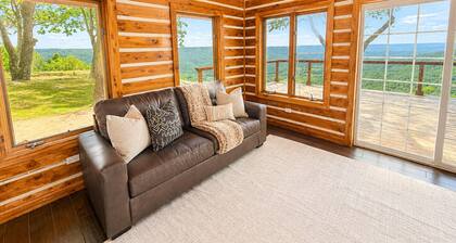 One Bedroom Cabin with Panoramic View at Paul's Point