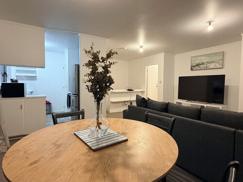3BR Home - Walk to Train, Lynn Mall & Westgate