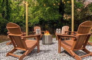 Property grounds - Sleeps 14. Near Ft Benning & CSU! Hot Tub, Game Room, Fire pit, Pet-Friendly (Columbus)