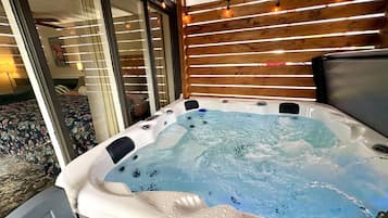室内 SPA 浴缸