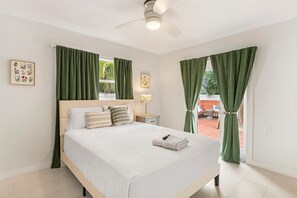 2 chambres, fer et planche à repasser, Wi-Fi, draps fournis