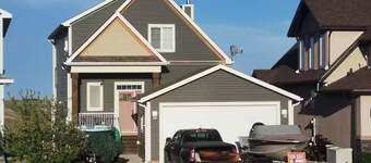 Fun in the Sun! Lake McGregor Cottage & Resort