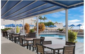 Outdoor dining - July Oceanfront Elegance at Marriott's BeachPlace Towers in Fort Lauderdale! (Fort Lauderdale)