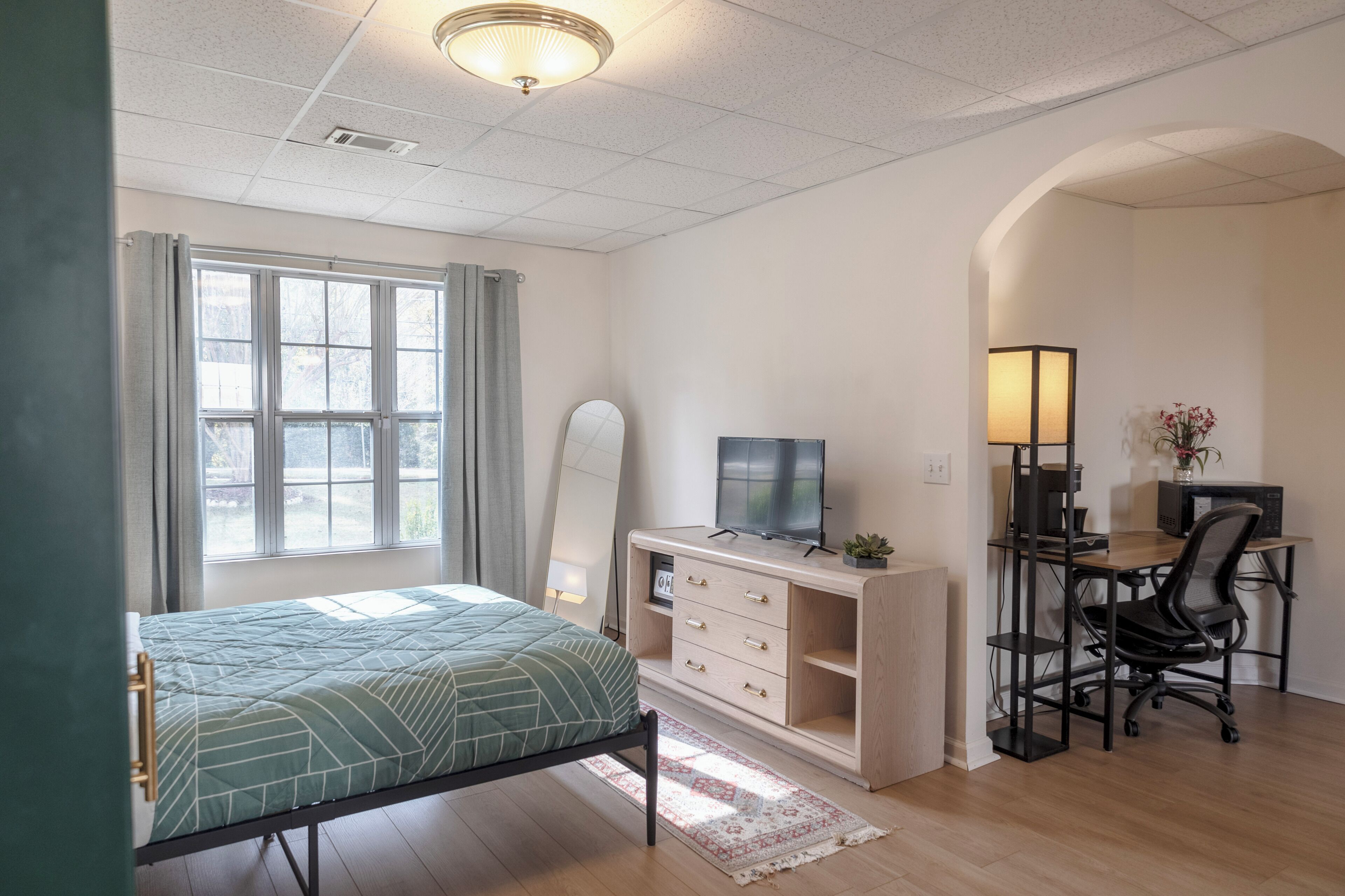1 chambre, Wi-Fi, draps fournis. Newly Renovated Guest Floor