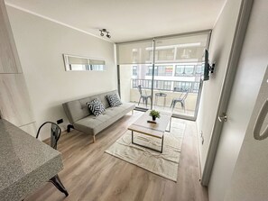 Smart TV, books - Modern apartment in downtown Santiago | Steps from the metro | WIFI (Santiago)