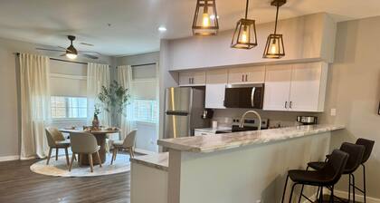 Golf Course Walk-Out Thousand Hills 2 Br Condo Pool View