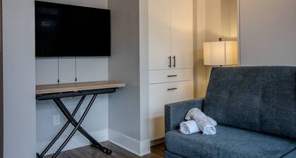 Modern Open-Concept Studio / Minutes to DT Ottawa