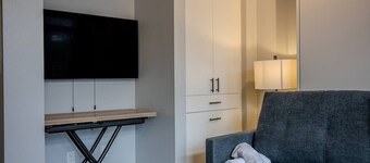 Modern Open-Concept Studio / Minutes to DT Ottawa