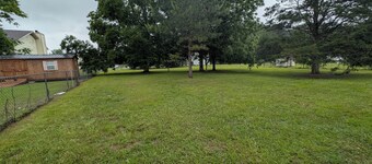 Bring the crew to this comfortable 3/2 home minutes from everything in Anniston