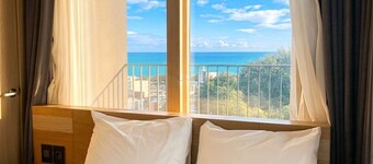 Whalezip The Bluetera Ocean Stay