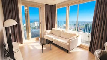 2.2 premium royal suite R1 | Free WiFi, bed sheets