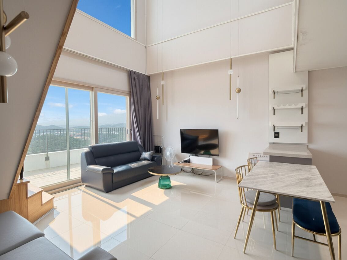 Penthouse, Balcony | Living area