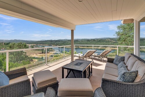 Crows Nest With A View - Hilltop Lake Retreat with Panoramic Views