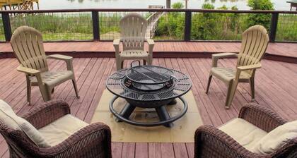 Lake Seminole Retreat with Boat Slip