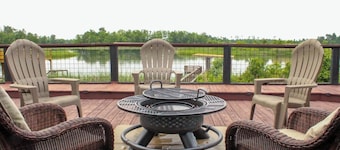 Lake Seminole Retreat with Boat Slip