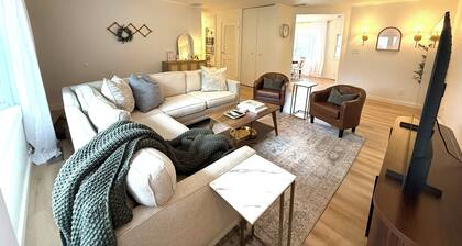 Gorgeous 3-bedroom 2 bath bungalow downtown Valparaiso
