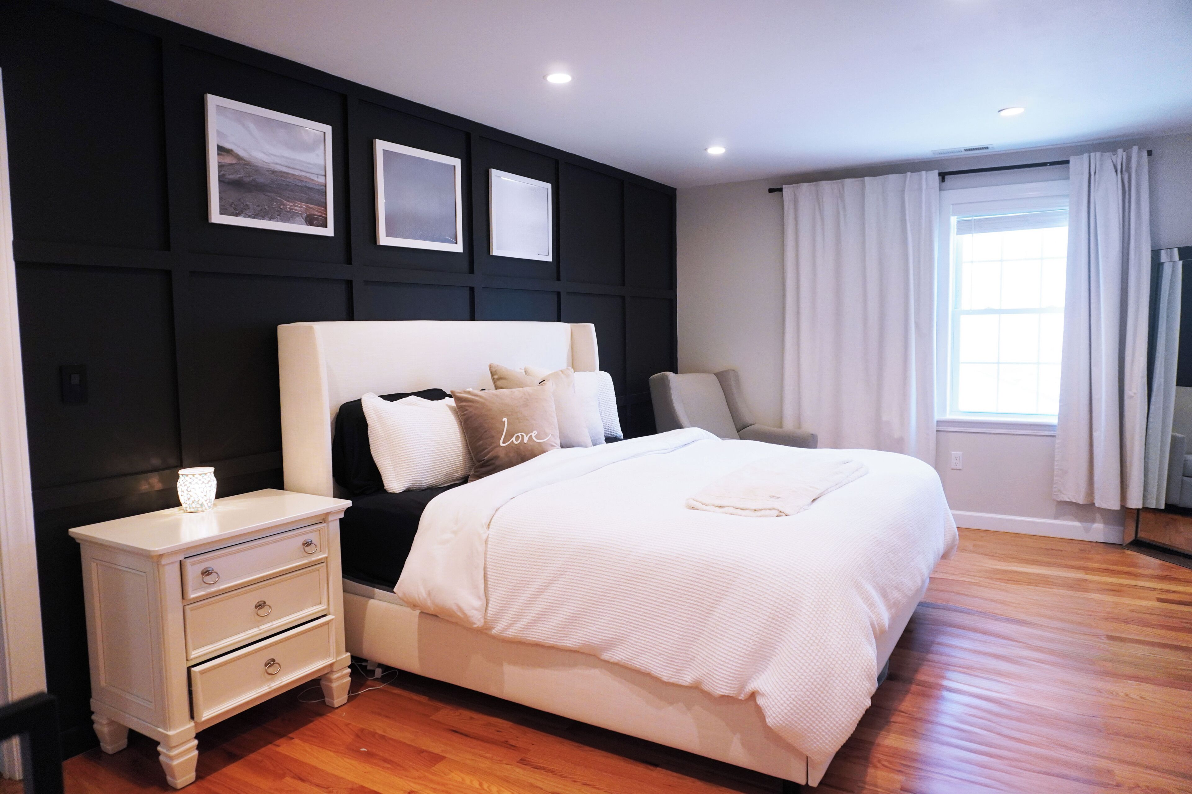 4 bedrooms, iron/ironing board, WiFi, bed sheets