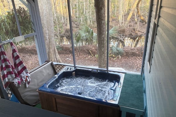 Indoor spa tub