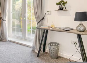 Room - Modern King Bed Retreat in Plymouth Private Parking (Plymouth)