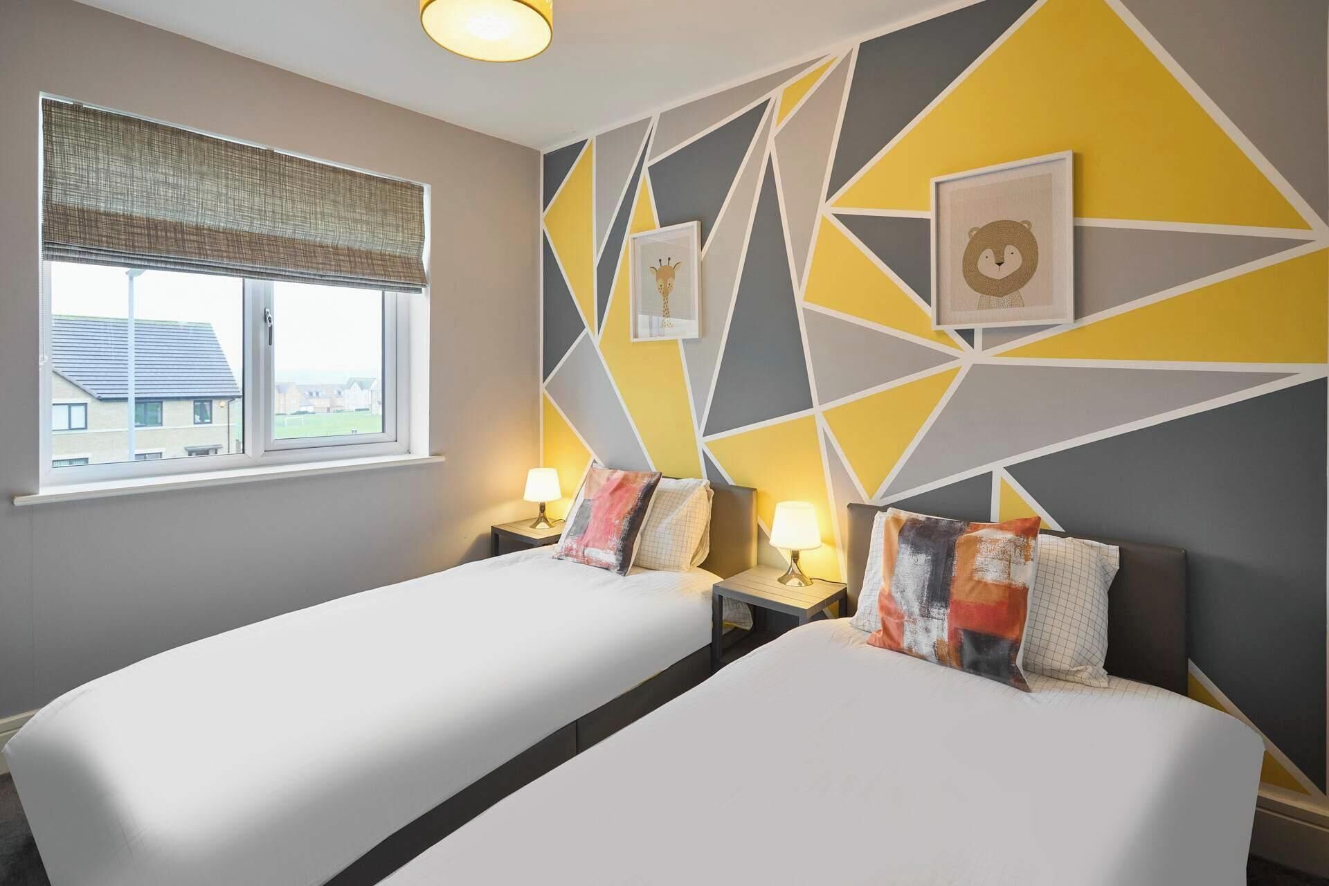3 bedrooms, iron/ironing board, WiFi, bed sheets