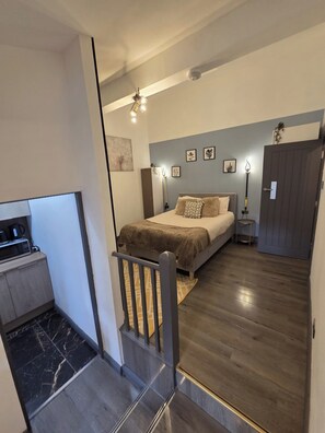 Room - Apartment Sleeps 3 near Train Station (Chester)