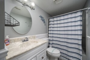 Hair dryer, towels, toilet paper - Family Ready OCEANSIDE 2bed2bath OC Condo with GREAT REVIEWS! (Ocean City)