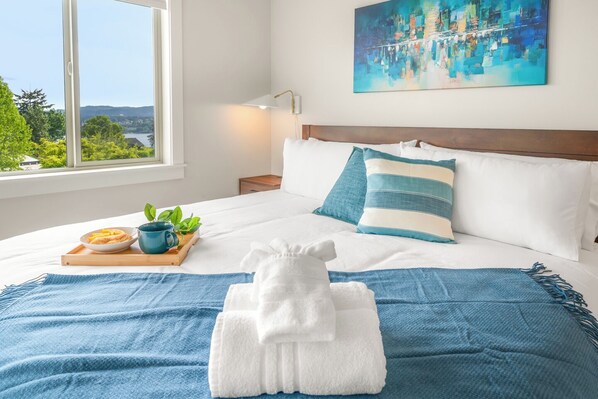 Tabla de planchar con plancha, wifi y ropa de cama 