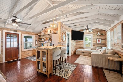 3-BR Waterfront, Sebastian Inlet Views, Private Dock & Daily Wildlife Sightings