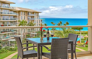 Outdoor dining - Maui Resort Rentals: Honua Kai - 2 Total Bedrooms, Gorgeous 5th Floor Ocean and Mountain Views! (Lahaina)