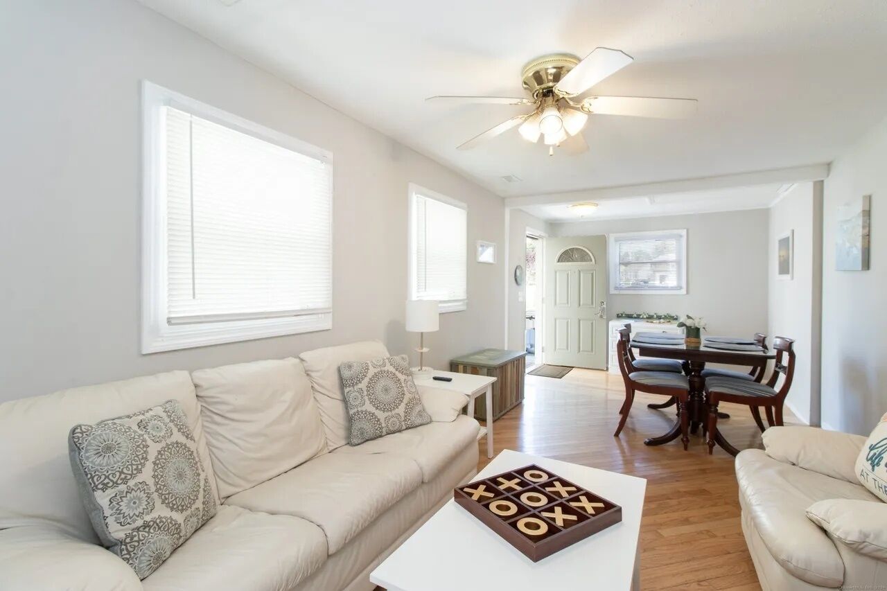 The Starfish Bungalow - Charming 2 Bedroom Home In The Heart Of Walnut Beach - 米爾福德