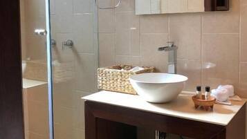 Standard Double Room | Bathroom