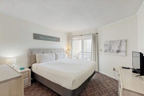 Room - Oceanview condo with pool, private balcony & direct beach access (Murrells Inlet)