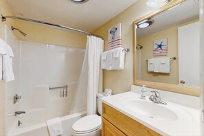 Bathroom - Oceanview condo with pool, private balcony & direct beach access (Murrells Inlet)