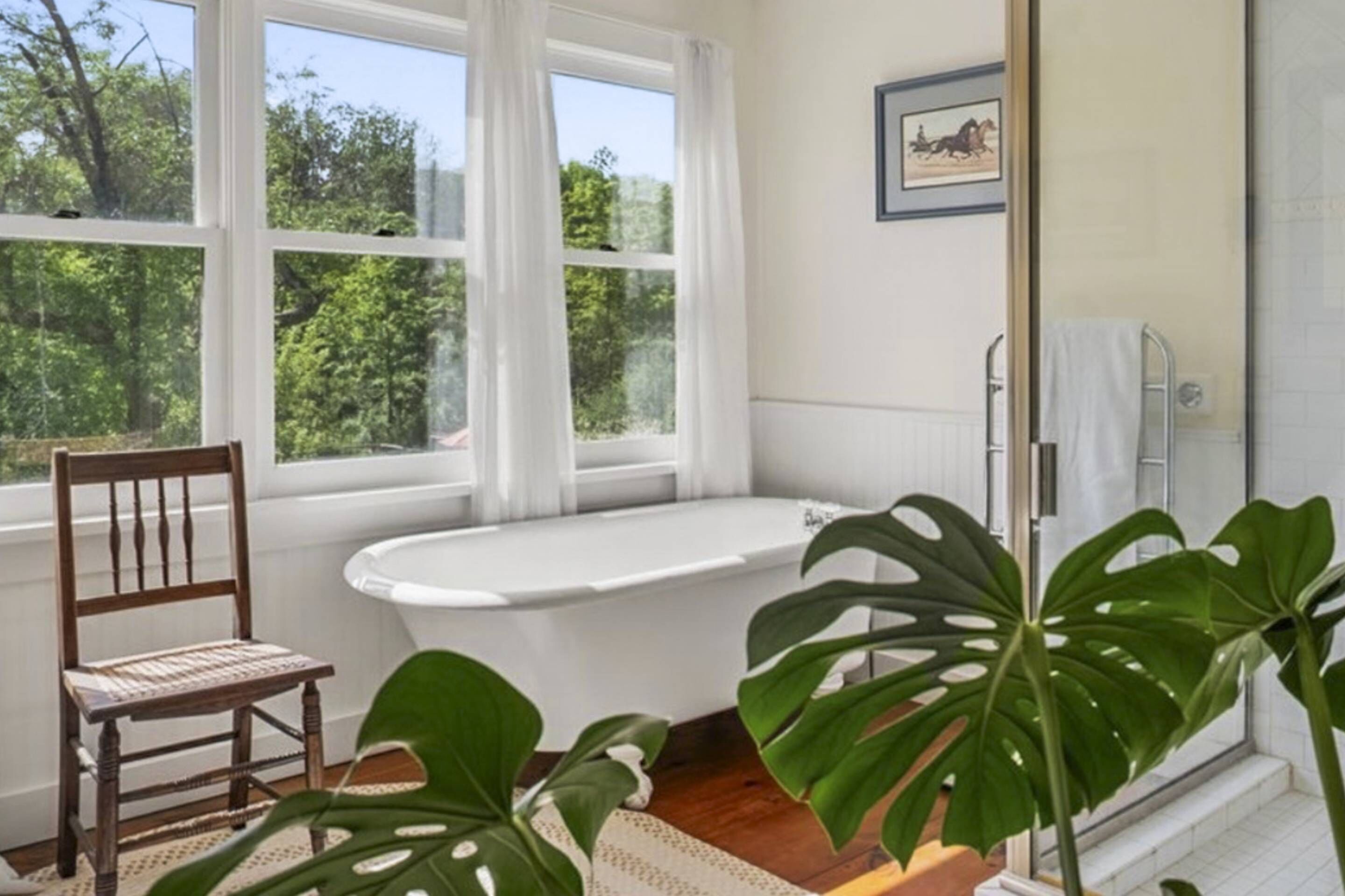 Shower, hair dryer, towels, shampoo